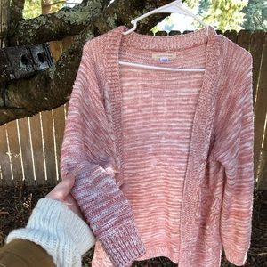 CAYNON RIVER BLUES Cozy pink cardigan